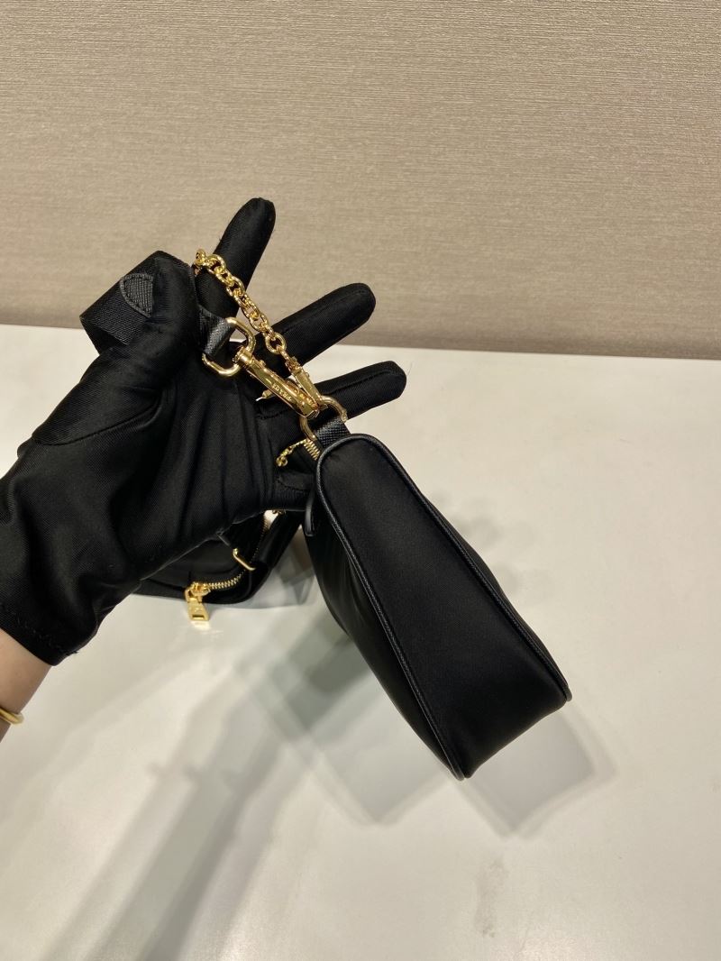 Pra*a waist chest packs